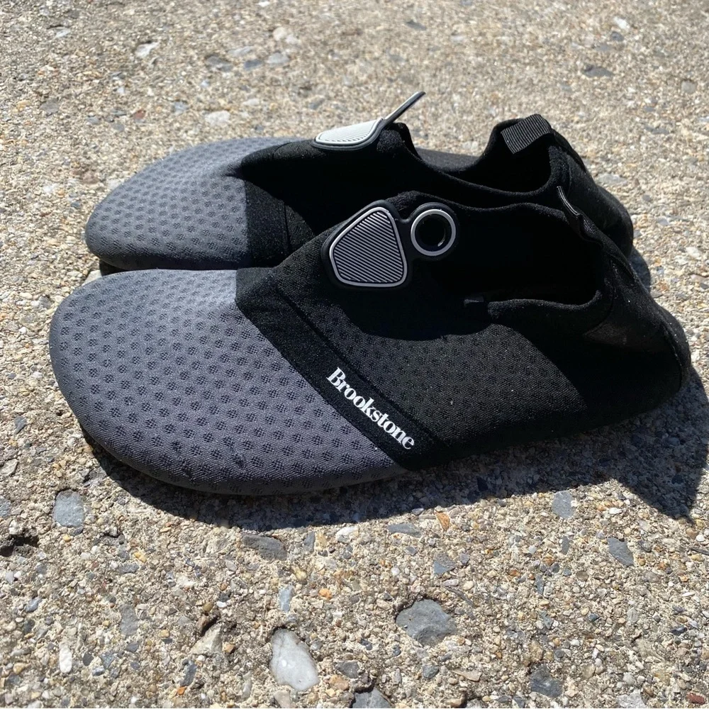 4/$20 Brookstone Neoprene Water Slippers Youth Size 2